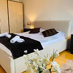 Apartment Deluxe Otoka